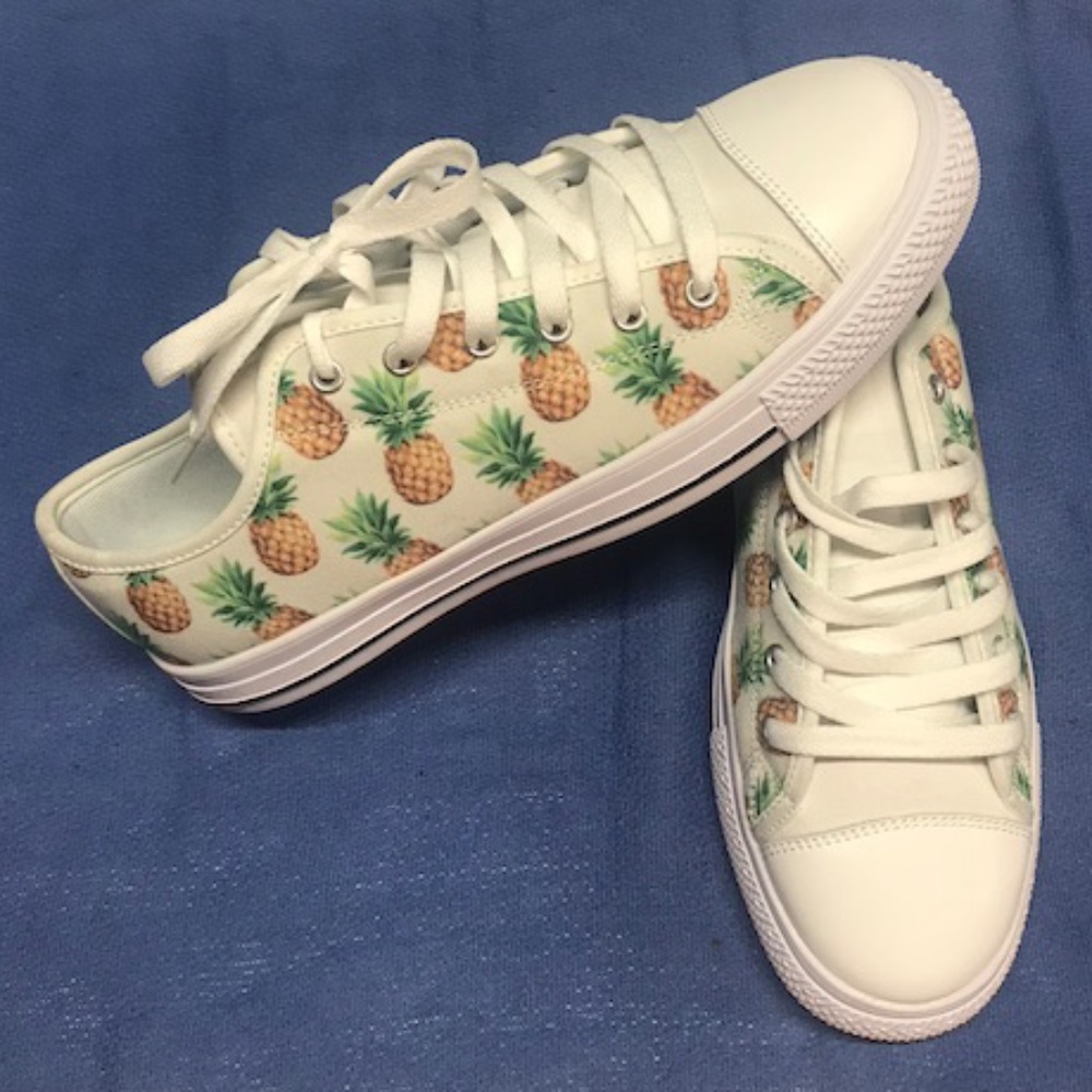 SUPER CUTE WOMEN'S PINEAPPLE CANVAS SHOES *BRAND NEW* Women's US SIZE 9.5